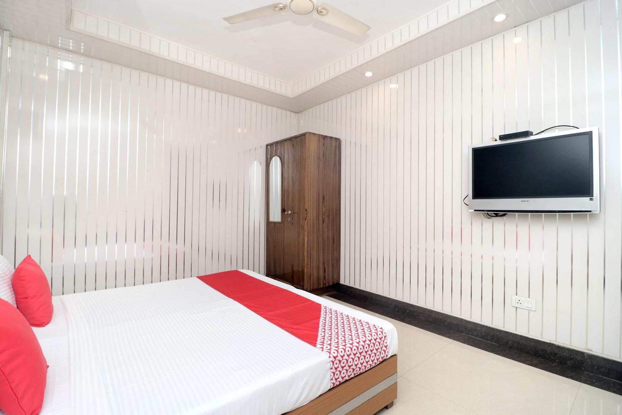 Hotel O Le Bon Ton ลูดิฮานา ภายนอก รูปภาพ